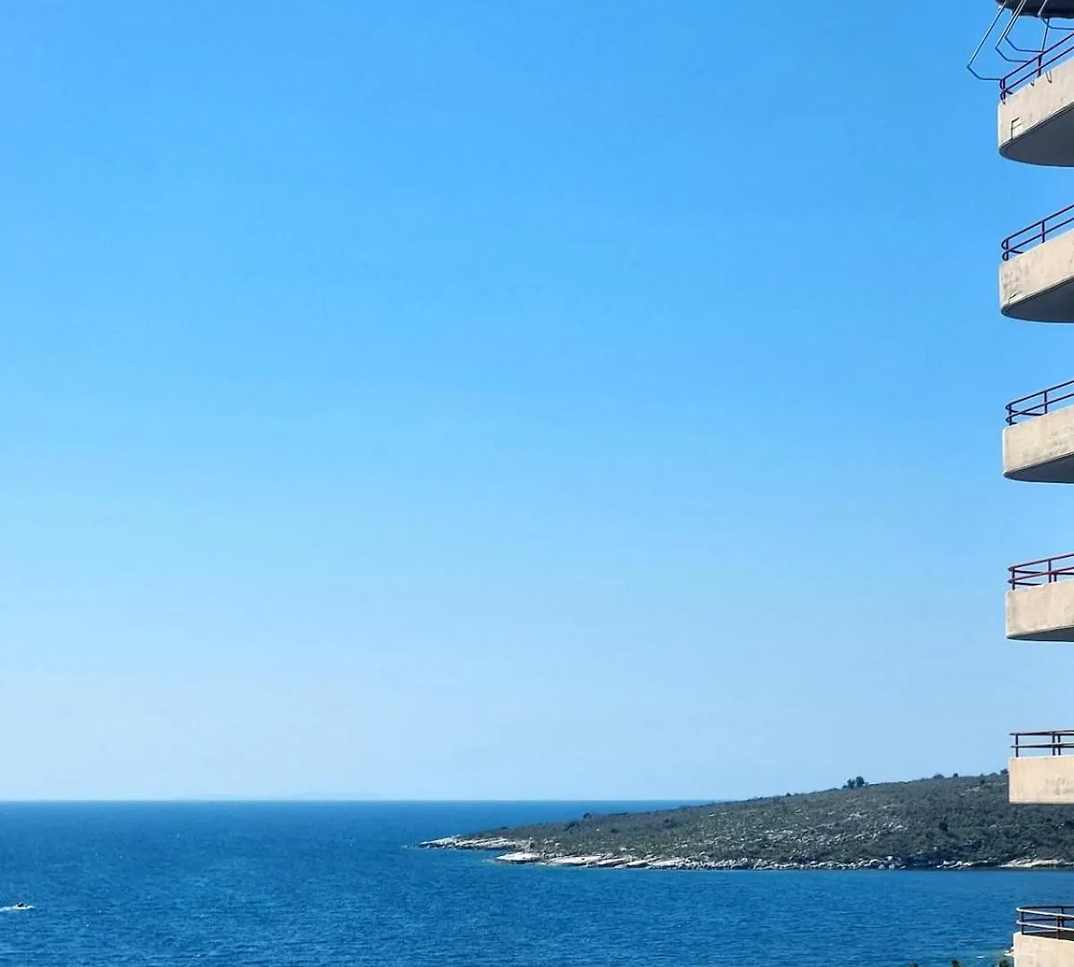 Lovely Apartment Just 30M From The Beach Saranda